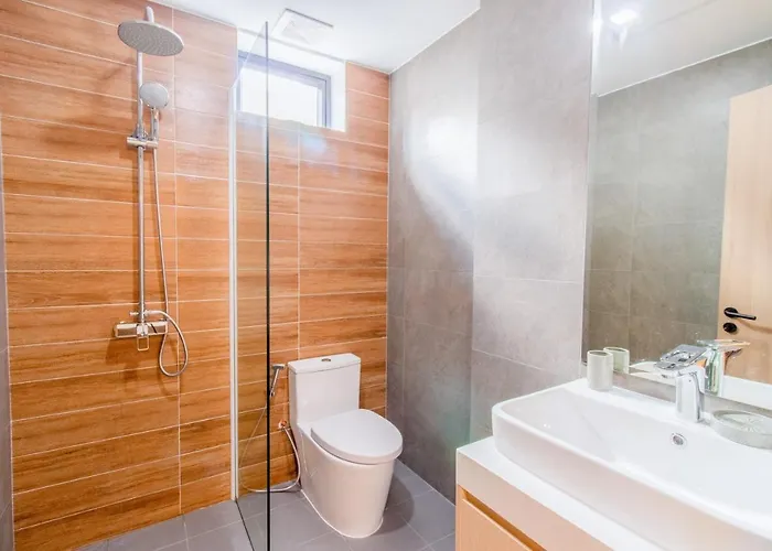 Sky Park Condotel & Hotel 4*