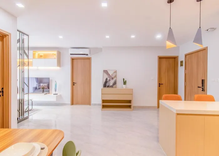 Sky Park Condotel & Hotel 4*