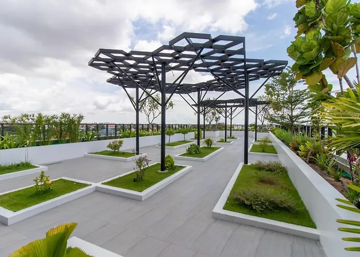 Sky Park Condotel & Hotel 4*